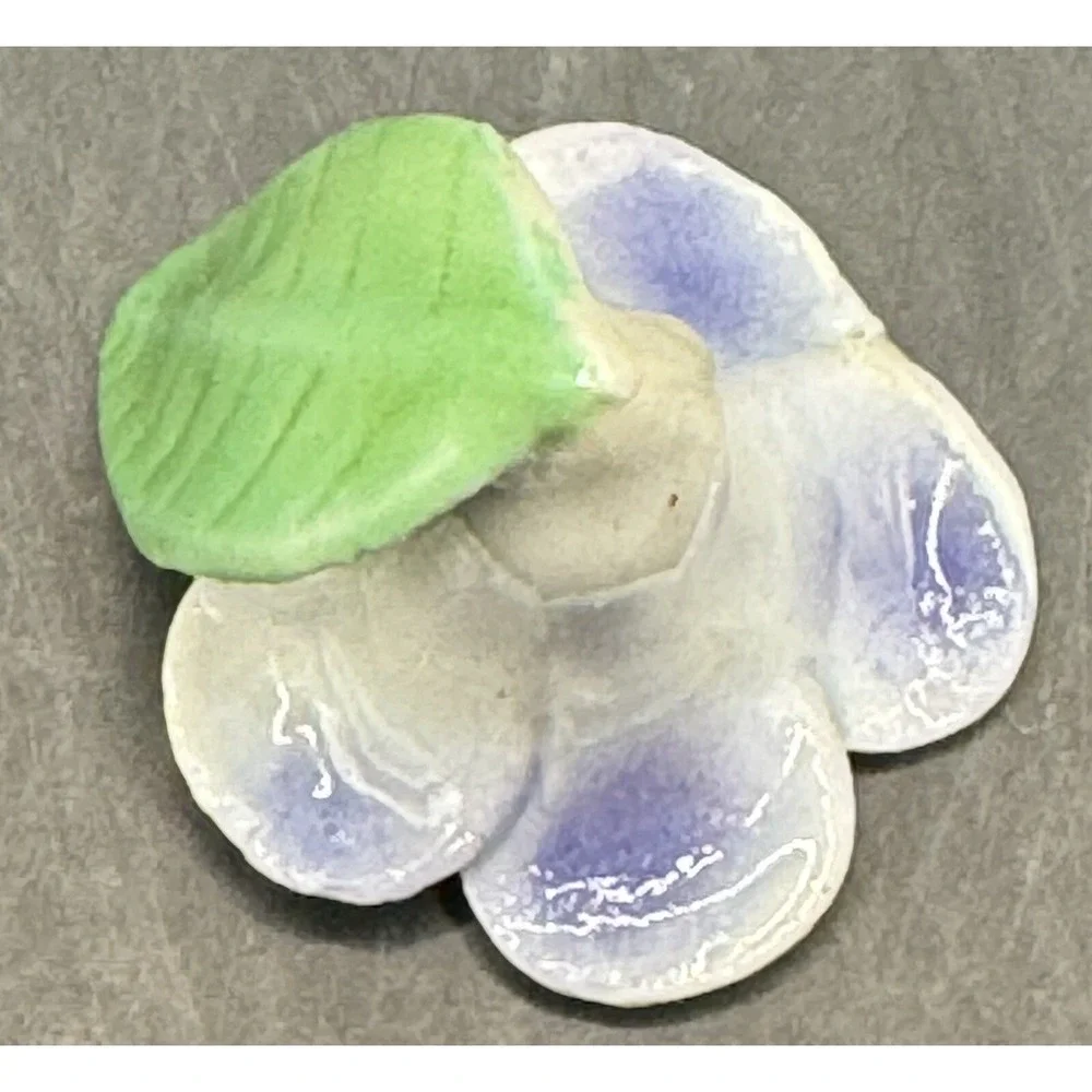 Porcelain Hummingbird With Flower 1
